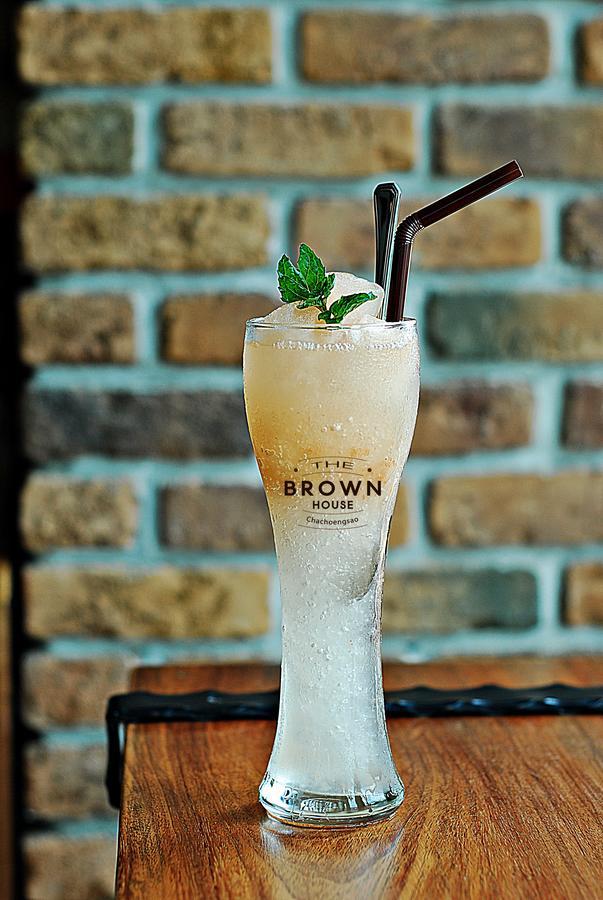 The Brown House Hotel Chachoengsao Dış mekan fotoğraf