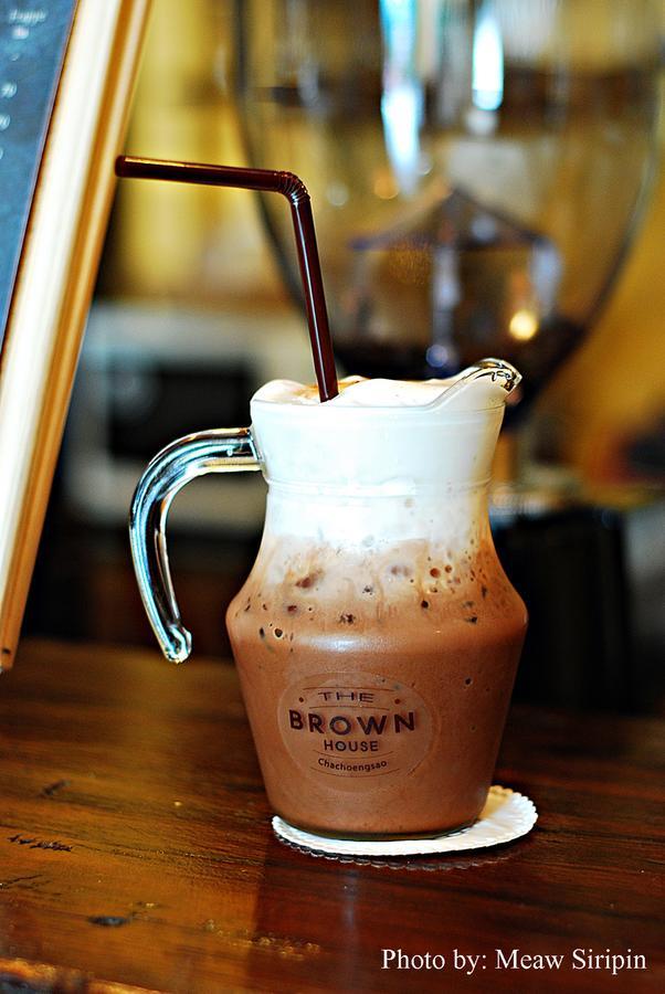The Brown House Hotel Chachoengsao Dış mekan fotoğraf